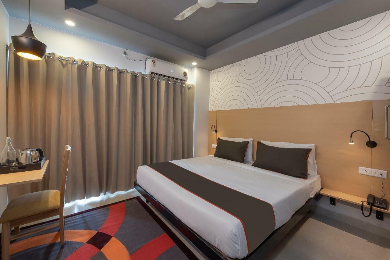 Collection O 162 Vardhman International Hotel Gurgaon Buitenkant foto